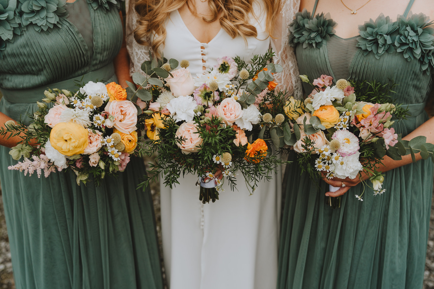 bride and bridesmaids bouquets